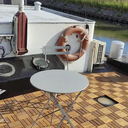 Botel B³ Boat 2*