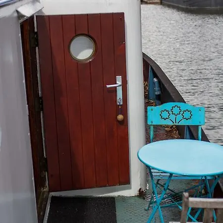 B³ Boat Botel Gand